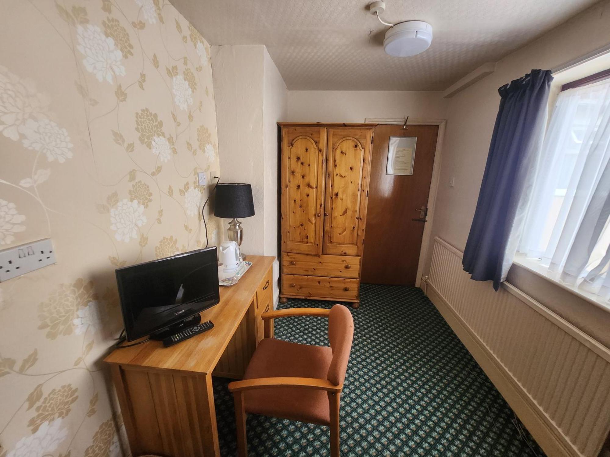 Queens Guest House Бістон Екстер'єр фото