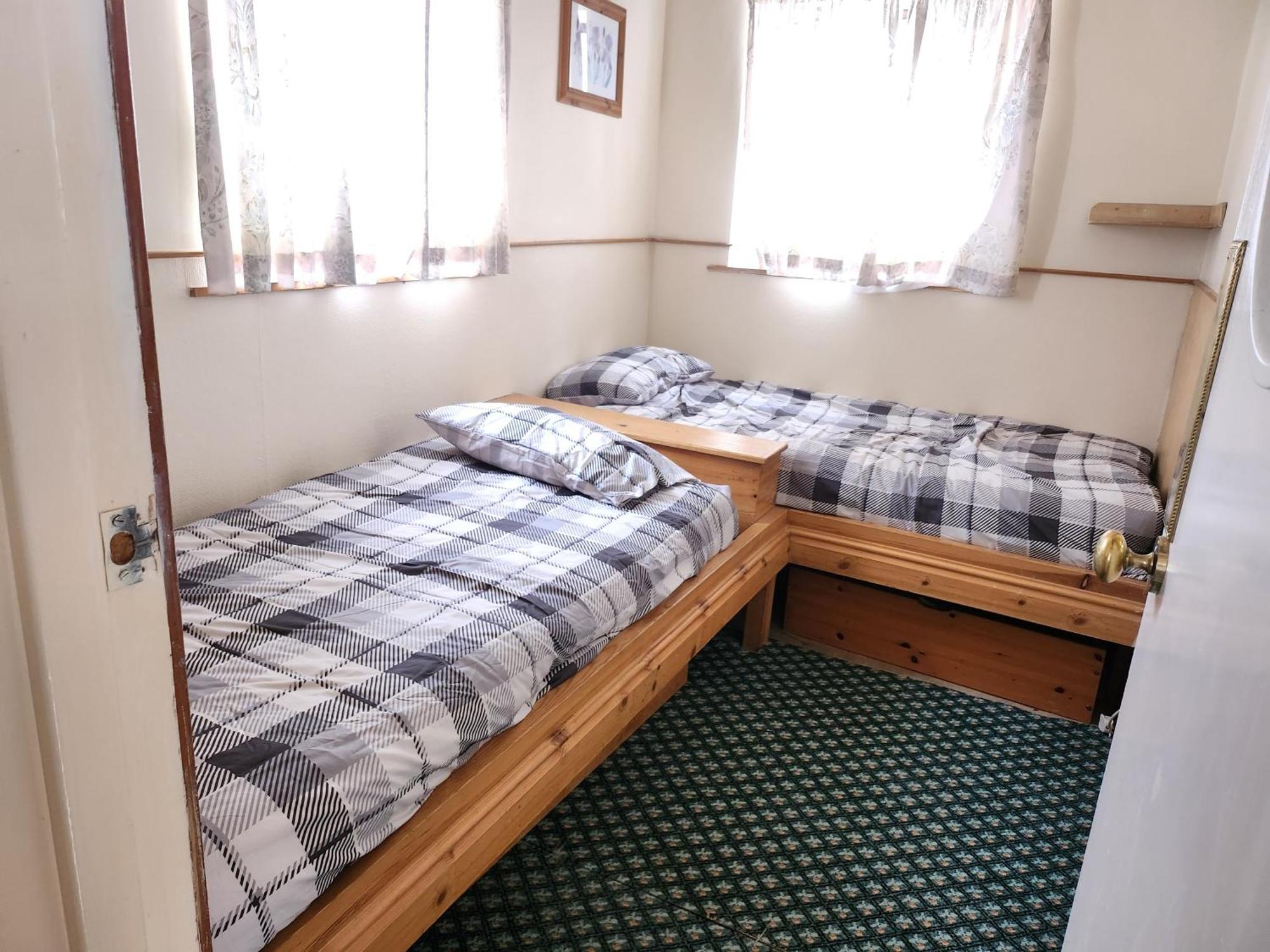Queens Guest House Бістон Екстер'єр фото