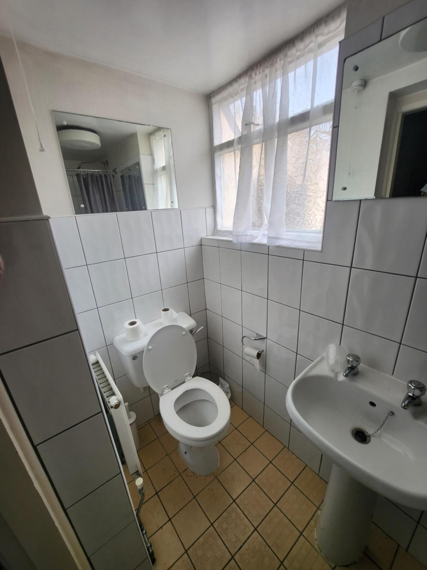 Queens Guest House Бістон Екстер'єр фото